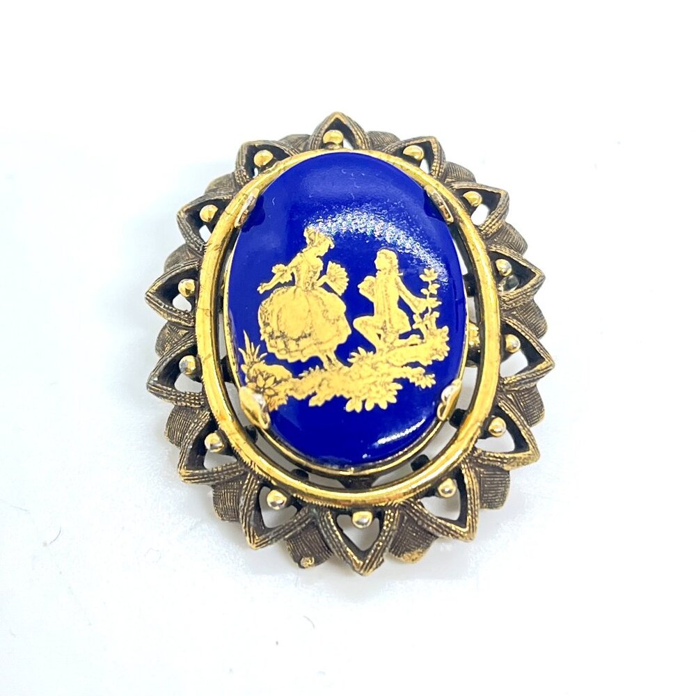 VINTAGE COURTING COUPLE Cobalt Blue Cameo Brooch Gold Gilt Victorian Revival Pin